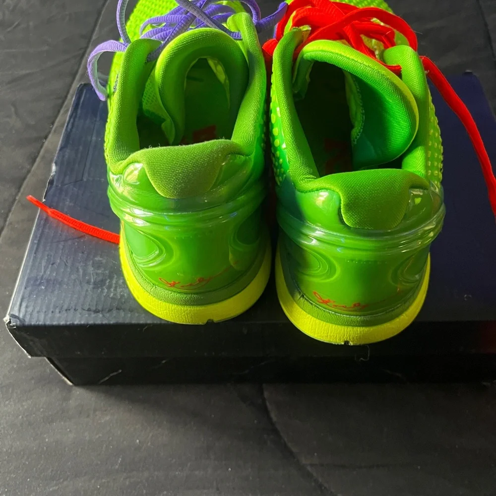 NIke kobe grinch Protro - Picture 2 of 5
